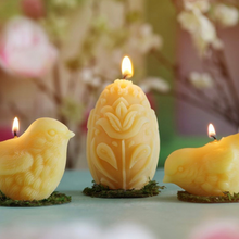 Load image into Gallery viewer, Beeswax Egg Pillar