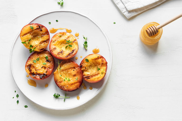 Grilled Peaches With Mascarpone & Honey